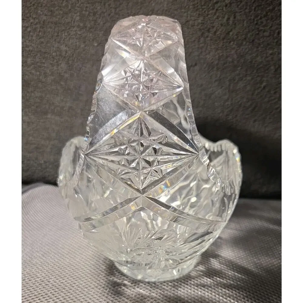 Vntg Crystal Basket Pinwheel Design 8in X 8in X 5 In